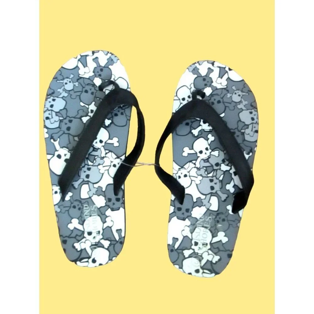 Island Shores Kids Flip Flops Youth Size 3 Gray/White Skull & Bones New